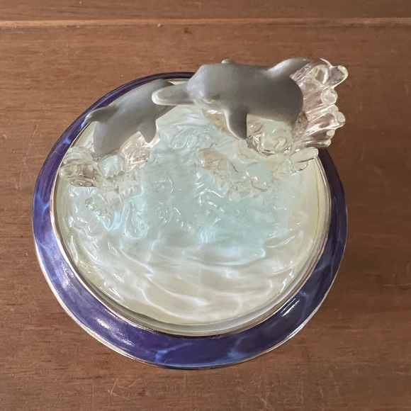 Dolphin music box in perfect condition. - Picture 5 of 5